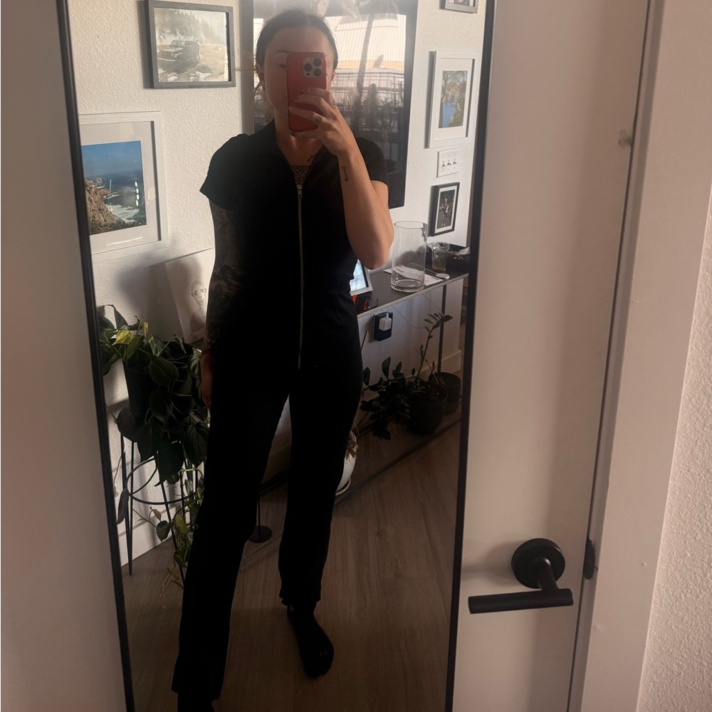 Chic Black Cap Sleeve Jumpsuit